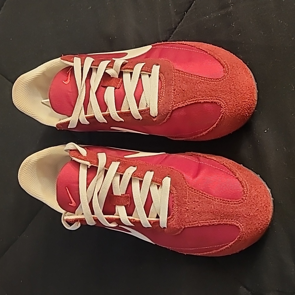 NIKE Athletic Shoes